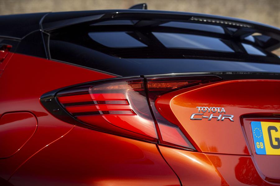 Детали экстерьера Toyota C-HR Hybrid Orange Edition 2019 года  (UK) (фото 5 из 34)